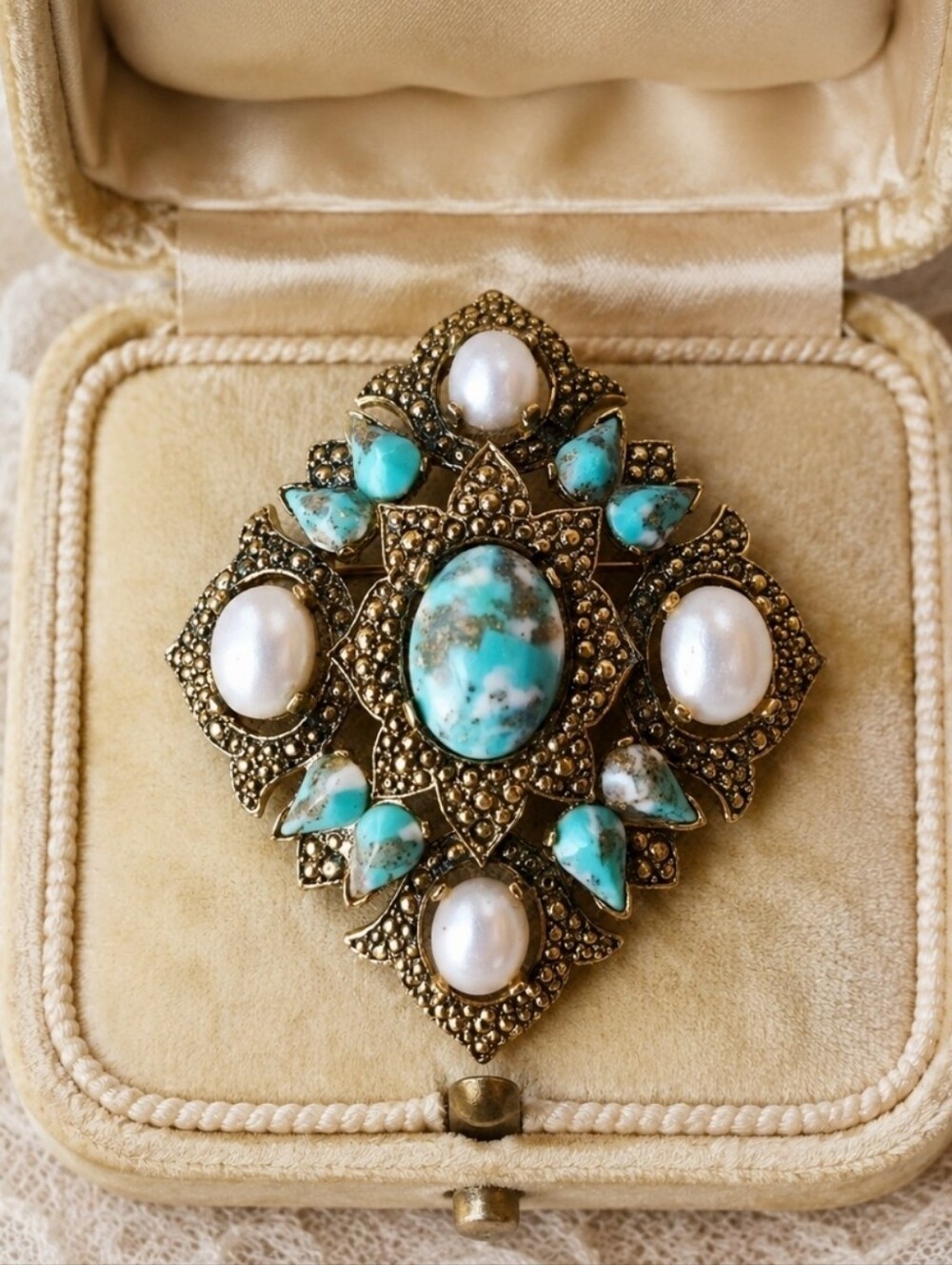 Sarah Coventry Faux Pearl and Turquoise Gold Tone Signed Vintage Brooch EUC